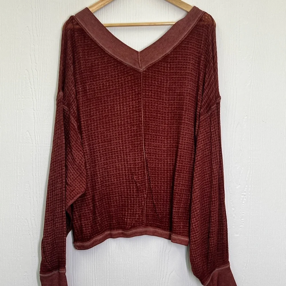 Free People - Double Dare South Side V Neck Lightweight Thermal Blouse Size Med